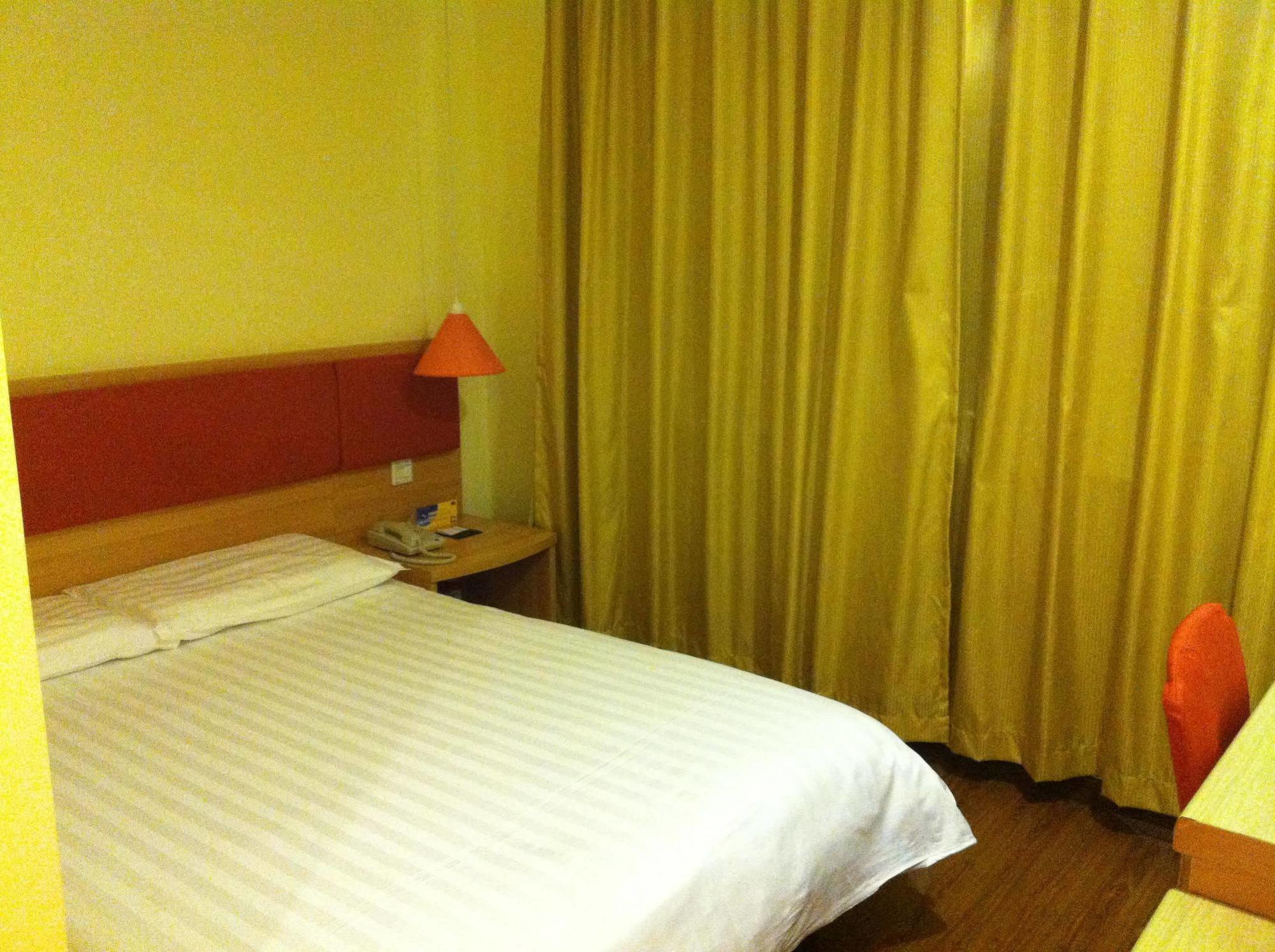 Home Inn Shanghai Century Park Exterior photo